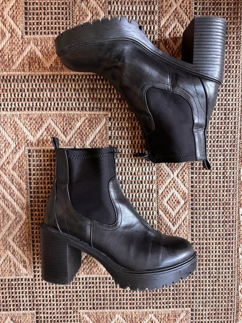 MADDEN GIRL Truffle Black Platform Zipper Front Ankle Boots Size 8 - Picture 3 of 8